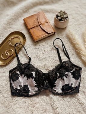 Victoria’s Secret Unlined Demi Bra Size 34DD | Lace Noir Aesthetic Y2K Romantic